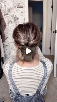 Brooke Roundy Hair Tips Makeup Tips on Instagram: "Wow this is stunnnnning! What would you wear this to??

Xoxo your hair bestie @blushbasics" Busy Mom Hairstyles, Easy Care Hairstyles, Mom Hair, Glamorous Look, Mom Hairstyles, Hair Skin Nails, October 7, Beauty Stuff, Hair Tips