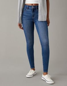 Trendy Light Wash Jeggings For Everyday, Versatile Denim Jeggings For Spring, Everyday Light Wash High-waist Jeggings, Trendy Denim Blue Jeggings For Everyday, Casual Denim Jeggings For Everyday, Casual Medium Wash Jeggings For Everyday, Casual Mom Style, High Waisted Ripped Jeans, High Rise Black Jeans