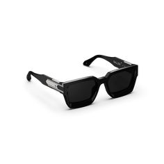 Elevate your style with our "Baller" sunglasses. These shades, in bold black with silver detailing, a GC logo, and unique Guilloché pattern sides, make a statement that reflects your individuality and unmatched confidence. Step out in sophistication and leave a lasting impression. MATERIAL Pure black Acetate frame with silver metal detailing UV 100% UVA/UVB Protection WEIGHT 70 g SIZE 56 □ 20 - 145 INCLUDED IN THE BOX Lens cleaning cloth, soft leather case Contemporary Black Sunglasses With Gradient Lenses, Modern Wayfarer Sunglasses For Evening, Modern Shield Sunglasses With Mirrored Lenses For Formal Occasions, Gc Logo, Black Shades, Pure Black, Bold Black, Watch Case, Shades Of Black