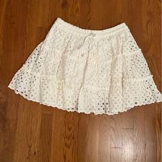 Nwt Zara Eyelet Skirt Size L Zara Tiered Skirt For Vacation, Zara Mini Skirt For Spring Vacation, Casual Zara Ruffled Skirt, Casual Ruffled Skirt By Zara, Zara Casual Ruffled Skirt, Zara Casual Tiered Mini Skirt, Casual Beach Mini Skirt By Zara, Zara Casual Mini Skirt For Vacation, Casual Zara Mini Skirt For The Beach