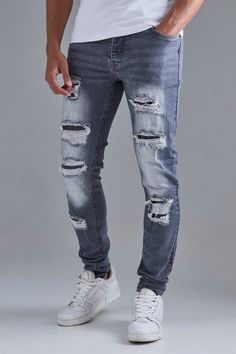 Lockdown your denim. Ripped jeans are an essential for your new season wardrobe and we can't get enough of the distressed detailing. Discover everything from light blue and dark grey denim materials to straight leg and skinny fits, we really have got a style for every vibe. If you're gonna opt for a new pair of men’s ripped jeans this season, then make sure it's these ones. Team with an oxford shirt and your go-to pair of loafers for an outfit that's unmatched.Style: Ripped JeansDesign: PlainFabric: DenimLength: Regular Dark Denim Jeans Outfit, Denim Jeans Outfit Men, Grey Jeans Outfit, Denim Jeans Outfit, Jeans Outfit Men, Ripped Jeans Outfit, Suits Prom, Ripped Jeans Men, Tall Hoodies