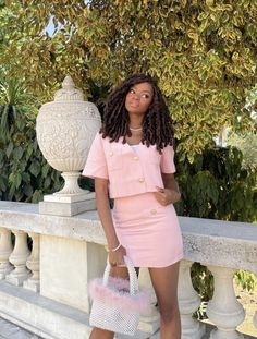 Stylish Girl Dp, Pink Academia, Dp For Whatsapp, Estilo Preppy, Mode Chic, Feminine Outfit, All Hair Types