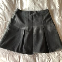 Never Worn. Great For Fall, Winter, And For The Office. Cute Fall Skirt, Dolly Outfits, Womens 3 Piece Suit, Gray Outfit, Dark Grey Skirt, Grunge Skirt, Skirt Aesthetic, Skirt Winter, Grey Mini Skirt