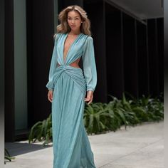 Worn Once Backless Flowy Dress, Flowy Backless Dress, Greek Wedding Guest Dress, Flowy Elegant Dress, Flowy Outfits, Fancy Maxi Dress, Blue Flowy Dress, 21 Dinner, Ocean Dress