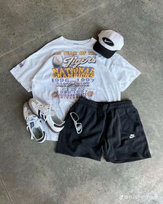 Tigers National Champions 1996 1997 Tshirt Easy 30 day return policy Street Style Men Summer, Desain Buklet, Fotografi Vintage, Street Style Outfits Men, Street Fashion Men Streetwear, Guys Clothing Styles, Mens Outfit Inspiration, Tiger T Shirt, Cool Outfits For Men