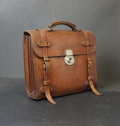 Stunning original bridle leather thick briefcase belted by Reid & Sons London Exceptional quality maker of the early 20th century This is the quality which inspired all the luggage makers today In superb vintage condition and a true executive genuine piece measures 42 x 34 x 8 cm Vintage Business Cases With Leather Lining, Vintage Leather Business Cases, Vintage Rectangular Bridle Leather Bag, Vintage Bridle Leather Rectangular Bag, Vintage Brown Bridle Leather Bag, Vintage Bridle Leather Bag With Leather Lining, Vintage Leather Rectangular Cases, Vintage Brown Briefcase For Business, Vintage Rectangular Satchel With Waxed Finish