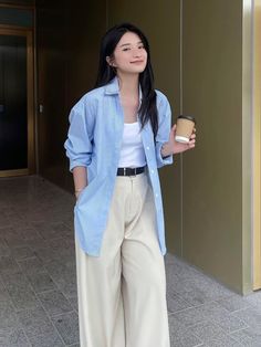 Summer Trousers Outfits Casual, Ootd Tomboy, Old Money Fashion Style, Old Money Fashion, Fashion Style Women, Casual Chic Outfits, Outfit Korean Style, Money Fashion