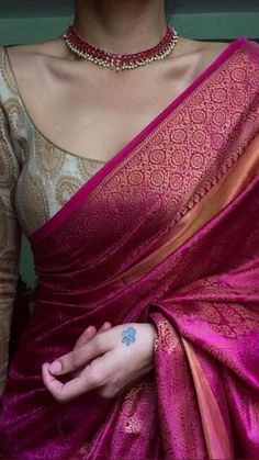 Saree Blouse Styles, Saree Wearing Styles, Simple Saree Designs, New Saree Blouse Designs, Latest Model Blouse Designs, Fashionable Saree Blouse Designs, Blouse Back Neck Designs, Fancy Sarees Party Wear, Modern Saree