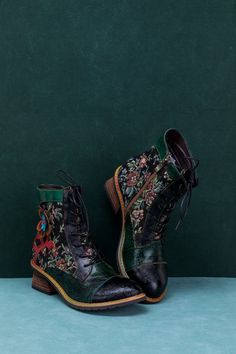 SOFFIA | FLORAL APPLIQUED LACE UP LEATHER ANKLE BOOT – SMAIBULUN