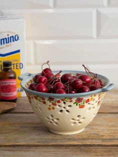 Ceramic Berry Colander - Cream Floral-view 1 Cottagecore Pottery Painting, Yummy Pasta Dinners, Ceramic Berry Bowl, Berry Colander, Collection Ideas, Pottery Collection, Life Kitchen, Tasty Pasta, Kitchen Dish Towel