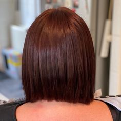 30 Fall Inspired Bob Haircuts - October 2020 Red Hair Formulas, Bob Style Haircuts, Wine Hair Color, Angled Bobs, Latest Short Haircuts, Haircut Pictures, Inverted Bob, 2022 Trends