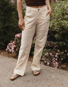 Durability meets style. Made from our James Canvas, this mid-weight fabric is perfect for spring, offering structure with a hint of stretch for comfort and mobility. This high waisted straight leg pant features classic workwear-inspired construction & details, including a painter‚Äôs pocket that adds both functionality and flair. Classic Workwear, Workwear Style, Painters Pants, Construction Details, Straight Leg Pant, Henley Sweater, Fall Clothing, Scarf Dress, Autumn Outfits