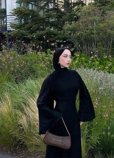 Black Outfit With Hijab, Black Dress Classy Hijab, Black Dress Hijab Outfits, Black Dress Hijabi, Black Hijab Dress, Black Dress Modest, Hijabi Dresses, Modest Girly Outfits, Celebrity Casual Outfits