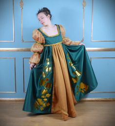 Green Vintage Dress With Historical Design, Vintage Green Dress With Historical Design, Regency Style Dresses For Medieval Festivals, Regency Style Historical Dress For Fancy Dress, Traditional Baroque Costume Dress, Princess Historical Dress For Costume Party, Medieval Festival Historical Dress, Traditional Baroque Dress For Costume Party, Medieval Green Costume Dress