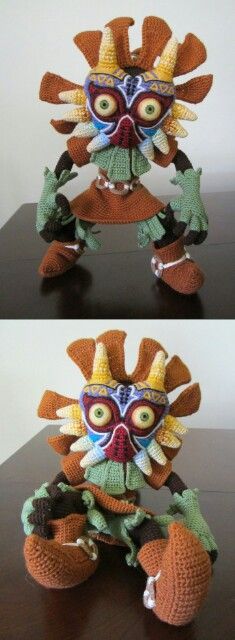 two pictures of an animal made out of crocheted yarns and paper mache