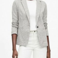 Nwt Banana Republic Women's Unstructured Wool-Blend Knit Blazer Gray 2p Notch Lapel. Long Sleeves With One-Button Cuffs. One-Button Closure. Two Exterior Pockets. Center-Back Vent. Lined Sleeves. Unlined Body With Wrapped Seams For A Clean Look. 70% Polyester, 30% Wool. Dry Clean. Fitted Shoulder, Straight Through The Chest, Lightly Defined Waist.Hits At The Hip. Center Back Length 23". Sleeve Length: 30.75" This Is From A Retail Br Store. Not Associated With Br. Smoke Free Pet Free Home. Classic Fitted Blazer For Layering, Fitted Notch Lapel Outerwear For Layering, Versatile Fitted Long Sleeve Blazer, Fitted Long Sleeve Versatile Blazer, Tailored Everyday Blazer For Fall, Everyday Fitted Blazer With Notch Lapel, Versatile Fitted Blazer, Fitted Notch Lapel Blazer For Everyday, Versatile Fitted Blazer For Layering