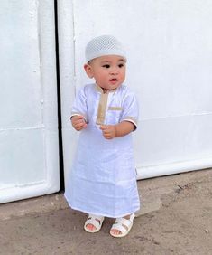 consist of: - 1 pc koko import linen robe (there are pockets left right) -1pc knit cap Sizes 0-1 years: - Chest width 27cm - Length 45cm Sizes 1-2 years: - Chest width 28-29cm - Length of clothes 50cm WEAT ABSORBING ;) 100% cotton! SOFT AND COMFORTABLE MATERIALS FOR THE DEDE Shipping The items will shipped within 5 to 7 days after payment received. Shipping times takes 14 - 21 business days for US address Shipping times takes 21 - 30 business days for outside US address Sometimes, it takes up to White Linen Short Sleeve Sets, White Linen Eid Sets, White Linen Sets For Eid, Childrens Pyjamas, Linen Robe, Baby Boy Shirts, Eid Outfit, Baby Boy Dress