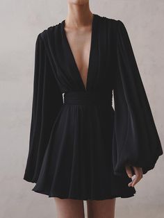 Chiffon Low Cut V-neck Pleated Zip Mini Dress Black Dress Elegant, Short Noir, Chiffon Mini Dress, High Waist Dress, Pleated Mini Dress, Black Short Dress, Yoga Shorts, Denim Jumpsuit, Mini Dress With Sleeves