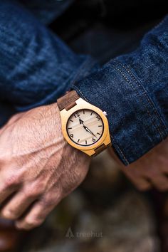 Classic Brown Watch With Waxed Finish, Gift Brown Leather Strap Watches, Brown Leather Strap Watch As Gift, Brown Watches With Subdials For Everyday Use, Masculine Brown Leather Strap Watch, Everyday Brown Watch With Waxed Finish, Brown Watch Accessories With Subdials As Gift, Masculine Brown Quartz Watch, Brown Everyday Watches With Subdials