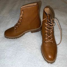 Brand: Madewell Size: 8 Material: Leather Style: Ms979 A Few Minor Marks Near The Sole Seams Casual Almond Toe Lace-up Boots Medium Width, Casual Lace-up Boots With Almond Toe, Casual Almond Toe Lace-up Boots, Madewell Shoes, Leather Style, Leather Fashion, Madewell, Bootie Boots, Ankle Boots