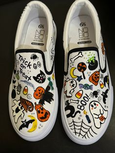 Halloween hand painted shoes! Fun and stylish for the spooky season! Hand Painted Shoes Ideas, Painted Shoes Ideas, Shoe Painting, Painted Shoes Diy, Halloween Jokes, Custom Painted Shoes, Western Shoes, Halloween Crafts Decorations