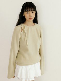 Composition : Shell : Fur 10% wool 60% nylon 30%Color : Yellow BeigeCountry of Origin : Republic of Korea Beige Fur Sweater, Yellow Beige, W Concept, Knitwear, Composition, Pure Products, Wool, Knitting, Yellow