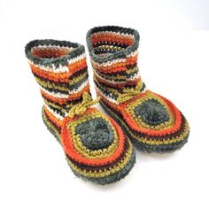 One Of A Kind And Beautiful Slippers! Orange Green Brown White Color Way Wool Yarn Hand Crocheted Made In Mexico Sherpa Lining Footbed Leather Sole So Soft And Warm! Great For Padding Around The House This Winter, Apres Ski At The Lodge, Or Snuggled Under A Blanket Comparable To Heat Holders Socks, But More Funky And Original ;) No Size Labels, Fits Womens 6 Or 6.5 10" Length Of Sole 4" Width Across Top Of Foot 6" Height Brand New, Never Worn Granny Square Slippers, Easy Crochet Top, Beaded Leather Sandals, Crochet Slipper Boots, Elf Slippers, Moroccan Slippers, Slipper Pattern, Crochet Slipper, Beautiful Slippers