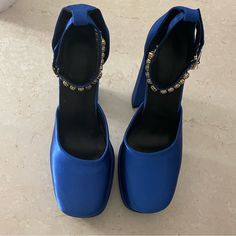 Dark Blue Platform Pump Versace-Esque Size 37 Never Worn Royal Blue Platform Heels, Navy Dress Gold Shoes, Dark Blue Heels, Blue Platform Shoes, Blue Platform Heels, Blue Heels, Gold Shoes, Navy Dress, Platform Pumps