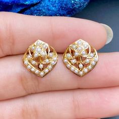 small pearl tops earrings for women on gold Gold Diamond Earrings With Meenakari Detail, Gold Diamond Earrings With Meenakari, Gold Meenakari Diamond Earrings, Luxury Gold Meenakari Earrings, 22k Gold Jewelry Necklaces, Pearl Tops, 22k Gold Jewelry, Pearl Necklace Set, Gold Jewelry Necklace