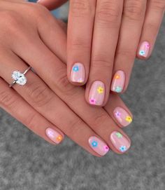 Gelnagels voor tieners en pubers; 20 nail art ideeën voor korte nagels ter inspiratie - Mamaliefde Mexico Nails, Unghie Sfumate, Builder Gel Nails, May Nails, Makeup 101