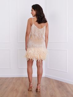 Feather Mini Dress, Nadine Merabi, Denim Style Casual, Fashion 90s, Champagne Dress, Cocktail Bars, Romantic Dinner, Beautiful Figure, Feather Design