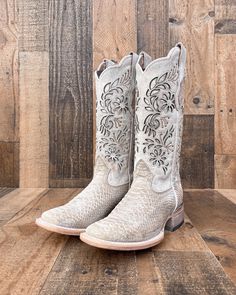 Lace Cowboy Boots, Snake Cowboy Boots, Wedding Boots Bride, Fitted White Boots For Country Events, White Snip Toe Boots For Ranch, White Western Boots For Western-themed Events, White Country Boots For Ranch, White Round Toe Boots For Country Events, White Country Style Boots For Ranch