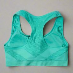 Stay supported and comfortable with our FlexSupport Sports Bra. Designed for high-impact activities, this breathable, sweat-wicking bra offers padded support and shockproof protection. Ideal for the gym, running, or yoga, it ensures you stay dry, comfortable, and confident during every workout. Breathable Activewear With Medium Support For Light Sports, Supportive Activewear With Built-in Padding For Light Sports, Supportive Nylon Activewear For Light Sports, Functional Stretch Sports Bra For Light Sports, Supportive Breathable Activewear For Light Sports, Activewear With Built-in Padding For Light Sports, Racerback Activewear With Built-in Padding For Light Sports, High Stretch Sports Bra For Light Sports, Breathable Stretch Sports Bra For Light Sports