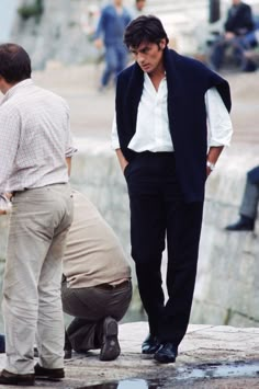 imacculate styling on Alain Deloin.   #Fashion #Mensfashion #Style #Inspo #Summer #European #Whiteshirt #Oldmoney Adrette Outfits, Gentleman Aesthetic, Paul Newman, Dean Martin, Mens Outfit Inspiration, Alain Delon, Jairzinho