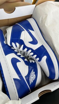 Blue Jordans Women, Kentucky Blue Jordans, Blue Jordans 1, Jordans 1 Blue, Jordan 1 Kentucky Blue, Blue Shoes Aesthetic, Air Jordans Blue, Jordan Shoes Blue, Jordan 1 Mid Kentucky Blue