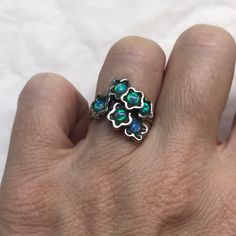 Vintage, Hammered Silver Opal Ring. Gorgeous Blue & Green Flashy Opals. Band Is Hammered & Made To Look Rugged. 925 Sterling Silver. No Trades! Bundle & Save! Silver Clay Ring, Silver Rings Chunky, Moth Ring, Maximalist Jewelry, Crystal Wrap, Funky Rings, Silver Flower Ring, Silver Opal Ring, Dope Jewelry