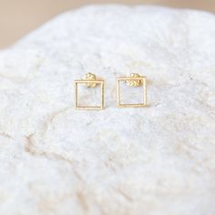 "✦Handmade Solid Gold Square Earrings. ✦With its geometric simple shape,its a minimalist  accessory to complement any look,for every day. Gold Square Earrings,Geometric Earrings,9K,14K,Solid Gold Studs,Minimalist Jewelry,Gift For Her,Mother's Day Gift,Everyday Earrings,IUnique Holiday Gift DIMENSIONS ✦Dimensions are 0.41\"(approx. 10.65mm) x 0.41\"(approx.10.65mm) and 0.047\" thick(approx1.21mm) ✦Earrings have a matte textured finish. ✦Earring push backs are included and they are also solid gold Gold Square Earrings, Modern Bangle, Dainty Gold Bracelet, Gold Pearl Ring, Minimalist Accessories, Aquamarine Necklace, Earrings Geometric, Simple Bracelets, Square Earrings