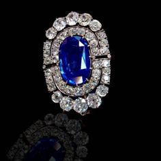 ANTIQUE 3.90 CTW ROSE CUT DIAMOND 925 SILVER BLUE SAPPHIRE Royal BROOCH Metal: Sterling Silver Metal Purity: 925 Metal Wt: 13.100 Grams Diamond Type: 100% Natural Diamond Diamond Color: white Diamond I-J Diamond Clarity: SI1-SI2 Diamond Cut: Good Diamond Shape: Round Diamond Wt: 3.90 Ctw Gemstone :Blue sapphire Gemstone wt: 3.4 ctw Dimension: Length: 1.7 Inches Product Color: Oxidized Black Rhodium on Diamond and Gold Rhodium on Sterling Silver Royal Brooch, Wedding Brooches, Diamond Brooch, Victorian Art, Diamonds And Gold, Women Diamond, Best Diamond, Sapphire Gemstone, Natural Emerald