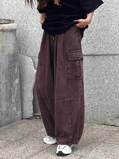 ⚡️Free Shipping 2022 Boyfriend Baggy Vintage Cargo Jeans Black XL under $39.00 in Jeans at AnotherChill.com Online. Style: Casual, Street. Color: Black/Brown. Main Material: Cotton Blend. Fit Type: Baggy fit. Design: Functional Pockets, Elasticated Drawstring Waist, High Rise Waistline, Drawstring At Cuffs. ✓2022 SUMMER OUTFITS. Check reviews and buy Vintage Baggy Cargo Jeans today. Summer Baggy Outfits, High Rise Jeans Outfit, Baggy Jeans Cargo, Vintage Baggy Jeans, Pakaian Hipster, Baggy Cargo Jeans, Jeans Online Store, Mode Emo, Jeans Brown