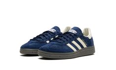 Shop Handball Spezial "Night Indigo" at Stadium Goods, the world's premier marketplace for authentic sneakers and streetwear. Fast shipping, easy returns. Handball Spezial Night Indigo, Adidas Sl 72, Shoes Streetwear, Jordan New, Indigo Shoes, Nike X Travis Scott, Adidas Handball Spezial, Adidas Handball, Handball Spezial