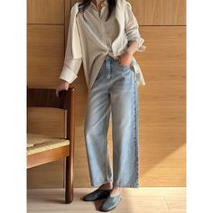 M-101-21 Baggy Jeans Style, Straight Leg Cropped Jeans, Light Blue Pants, Light Jeans, Jeans Fabric, Light Blue Jeans, Type Of Pants, Blue Pants, Baggy Jeans