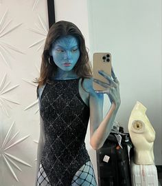 Avatar Photoshoot Ideas, Blue Costumes Halloween, Navi Costumes, Blue Avatar Costume, Blue Costume Diy, Blue Halloween Costume Ideas, Avatar Halloween Costumes Women, Diy Avatar Costume, Halloween Costumes Avatar