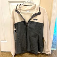 Colombia Fleece Quarter Button Up Super Warm And Cozy Size Xl In Excellent Brand New Condition Only Worn Once Columbia Fleece, Christmas List, Gray White, Warm And Cozy, Quarter Zip, Columbia, Button Up, Womens Tops, Sweatshirts Hoodie