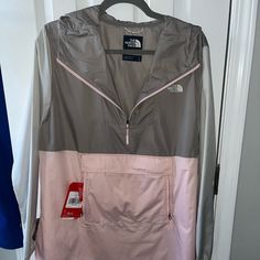 North Face Lightweight Rain Jacket - Size Large - Bnwt - Pink/Grey Coats North Face, North Face Jacket Women's, North Face Ski, Black Fleece Jacket, North Face Rain Jacket, North Face Coat, Fleece Jacket Womens, Wind Jacket, Black Fleece