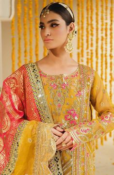 Pakistani Kameez, Pakistani Mehndi Dress, Pakistani Mehndi, Mehndi Dress, Clothing Studio, Pakistani Wedding Dress, Moroccan Pattern, Embroidered Organza, Swarovski Stones