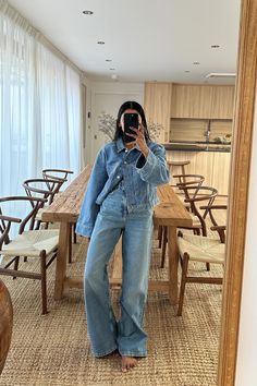 I Love a Double Denim OutfitâHere are 5 Easy Ones to Try This Spring Jean Jacket And Jeans Outfit, Denim Outfit Aesthetic, Spring Denim Outfits, Jeans On Jeans, Double Denim Looks, Denim Party, Denim Waistcoat