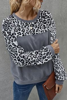 Details: Material:Cotton Blend Style:Casual Pattern Type:Print Sleeve Style:Regular Sleeve Length:Long Sleeve Silhouette: Comfort Fit Package: 1 x Sweatshirt Size Length Bust S 23.6 43.3 M 24.0 44.9 L 24.4 47.2 XL 24.8 49.6 Tips:  Size: please check measurements carefully Please allow 0.5-1" difference due to manual measurement Different monitor settings means colors may differ slightly 1" = 2.54cm Gray Patchwork Crew Neck Sweatshirt, Gray Crew Neck Sweatshirt With Patchwork, Gray Fall Patchwork Sweatshirt, Casual Gray Patchwork Sweatshirt, Gray Color Block Crew Neck Sweatshirt, Gray Long Sleeve Tops With Contrast Color, Casual Gray Spliced Tops, Gray Patchwork Tops For Fall, Gray Tops With Splicing For Fall