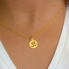 Om Necklace, Dainty Om Necklace, Rose gold Om Necklace, Hindu religious necklace , Sacred Necklace, Religious Jewelry ~ Materials : Rose gold(stainless steel chain), gold and silver plated (chain) ~ Style : necklace/choker ~ Length : can make a specific length if you want. ~ Can also be made to a bracelet pls message i Hindu Jewelry, Om Necklace, Simple Gold Earrings, Om Pendant, Jewelry Materials, Pretty Jewelry Necklaces, Bf Gifts, Mangalsutra Designs, Necklace Rose Gold