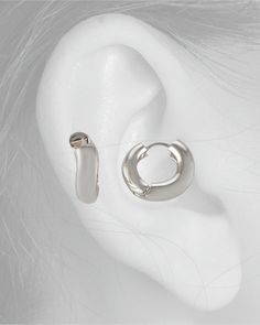 Chunky hinged hoops. Sold as a pair.Sterling Silver body, pure silver plated. 24mm wide. Silver Bodies, Recycled Packaging, Pure Silver, Plastic Free, Silver Plate, Silver Plated, Pearl Earrings, Plating, 925 Sterling Silver