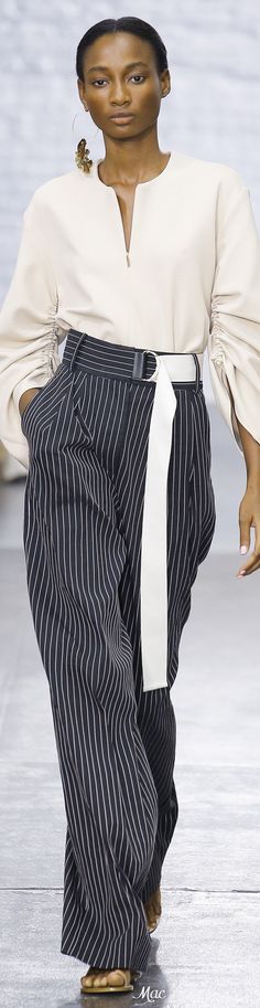 Spring 2017 Ready-to-Wear Tibi Fashion Forward Outfits, Plus Style, White Chic, Wideleg Pants, Nautical Fashion, Amazing Outfits, Spring 2017, Fashion 2017, Blouse Dress